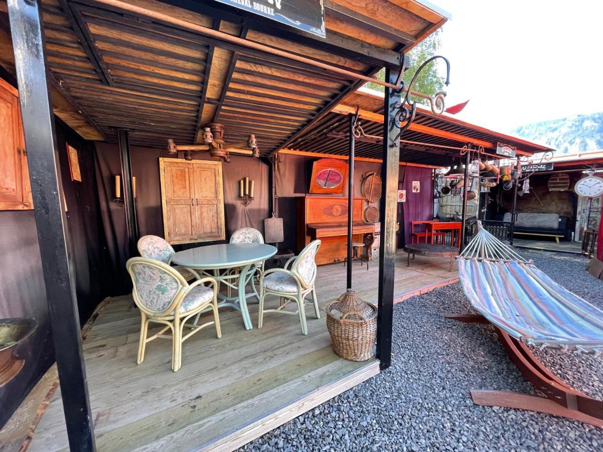 Crazy Lounge Bnb Айгел Екстериор снимка