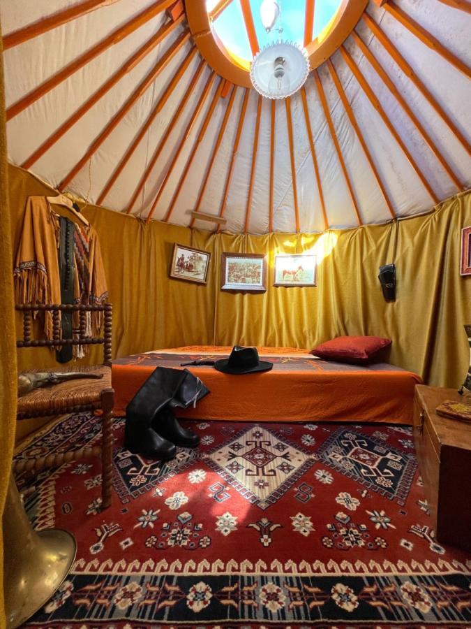 Crazy Lounge Bnb Айгел Екстериор снимка