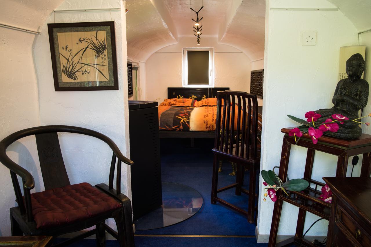 Crazy Lounge Bnb Айгел Екстериор снимка