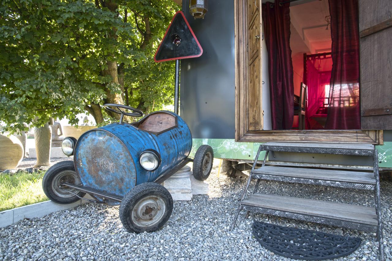Crazy Lounge Bnb Айгел Екстериор снимка